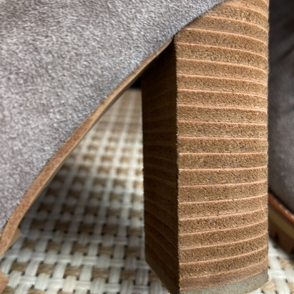 Jeffrey Campbell Free People NWOT Taupe Suede Open Front Lace up 4.5” Heel Shoes - Picture 11 of 11